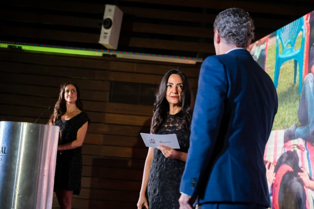 En fotografía Gabriela Gatica, Directora Ejecutiva de la Fundación y Francisco Bosch. 