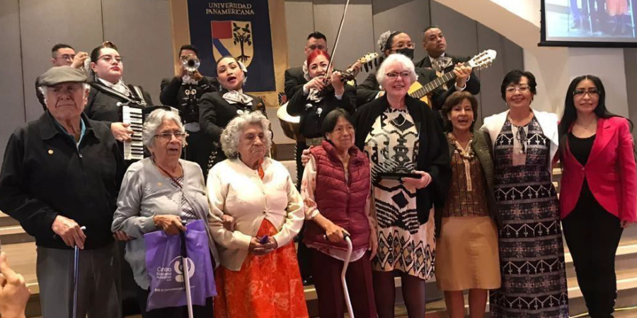 Foto ilustrativa ¡El Centro Mexicano Alzheimer ganó el Premio Nacional de Salud 2022! Personas asistentes en la ceremonia de entrega del premio