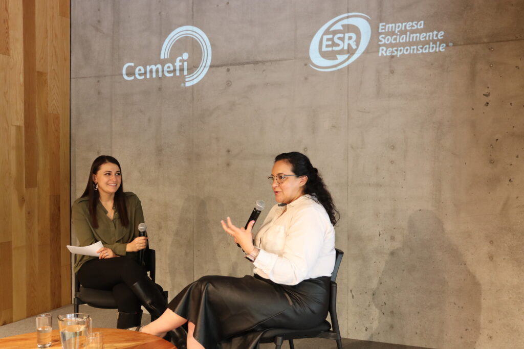 En imagen Ximena Olvera Ricart, subdirectora de Responsabilidad Social de BANORTE y María del Carmen Gónzález Azco de Cemefi.