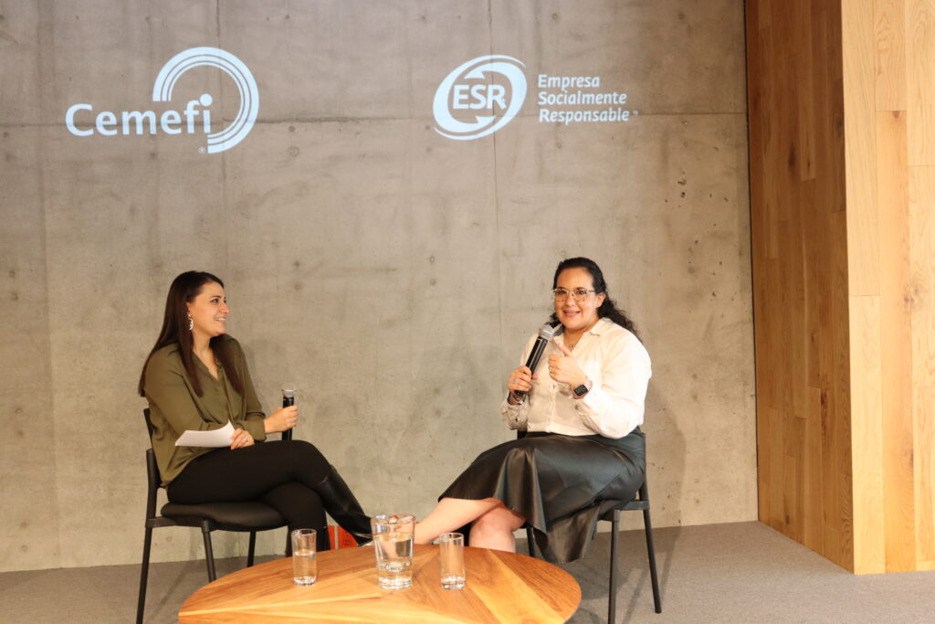 En imagen Ximena Olvera Ricart, subdirectora de Responsabilidad Social de BANORTE y María del Carmen Gónzález Azco de Cemefi.