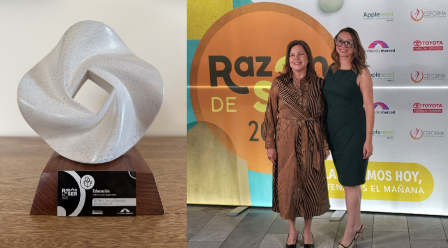 Carmen Peralta, fundadora y Nery Retes directora de CEFORMA, durante la entrega del reconocimiento en Ciudad de México.